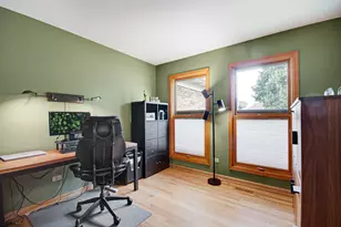 752 Easton Ln, Elk Grove Village, IL 60007 - Photo 19