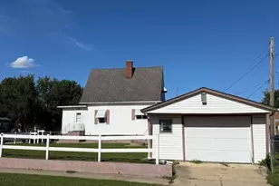 203 E 4th St, Depue, IL 61322 - Photo 3