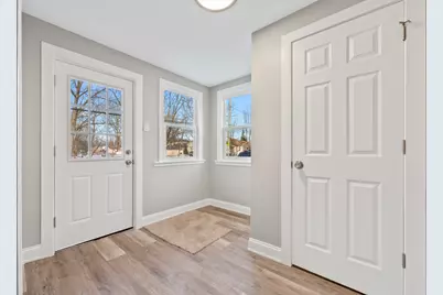 418 W Illinois Avenue, Aurora, IL 60506 - Photo 5