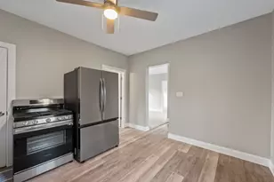 418 W Illinois Ave, Aurora, IL 60506 - Photo 15