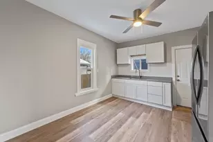 418 W Illinois Ave, Aurora, IL 60506 - Photo 13