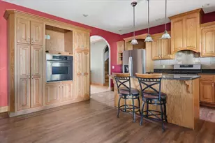 3002 Neaves Dr, Bloomington, IL 61704 - Photo 7