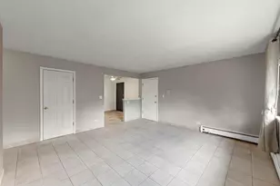 255 E Oak St, Addison, IL 60101 - Photo 5