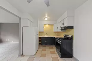 255 E Oak St, Addison, IL 60101 - Photo 9