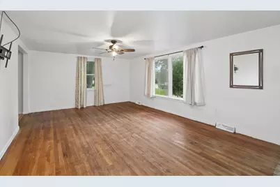 660 Jonette Avenue, Bradley, IL 60915 - Photo 7