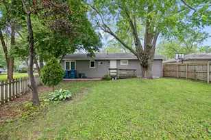 660 Jonette Ave, Bradley, IL 60915 - Photo 5