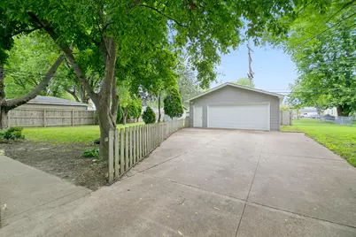 660 Jonette Avenue, Bradley, IL 60915 - Photo 3