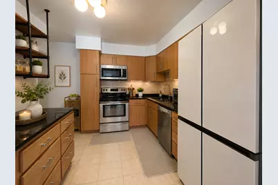 8230 Elmwood Avenue #304, Skokie, IL 60077 - Photo 7