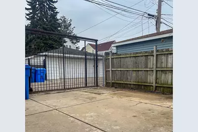2037 N Tripp Avenue, Chicago, IL 60639 - Photo 15