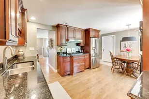 1424 Bates Ln, Schaumburg, IL 60193 - Photo 5