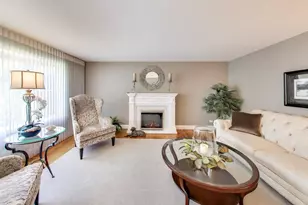 1424 Bates Ln, Schaumburg, IL 60193 - Photo 3