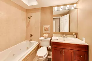 1424 Bates Ln, Schaumburg, IL 60193 - Photo 19
