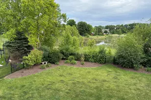 39W219 E Mallory Dr, Geneva, IL 60134 - Photo 9
