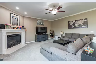 301 English Lane, Winthrop Harbor, IL 60096 - Photo 15