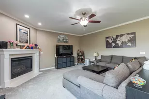 301 English Ln, Winthrop Harbor, IL 60096 - Photo 15