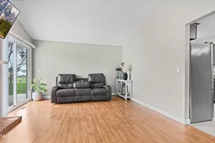 1210 Camden Ln, Aurora, IL 60504 - Photo 3