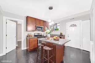 6254 N Bell Ave, Chicago, IL 60659 - Photo 3
