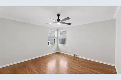 893 S Poplar Avenue, Elmhurst, IL 60126 - Photo 11