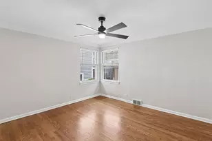 893 S Poplar Ave, Elmhurst, IL 60126 - Photo 11