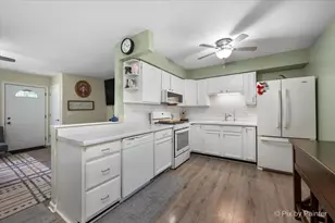 6735 Country Ln, Rockford, IL 61109 - Photo 7