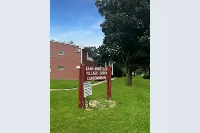 124 N Whistler Avenue #B8, Freeport, IL 61032 - Photo 3