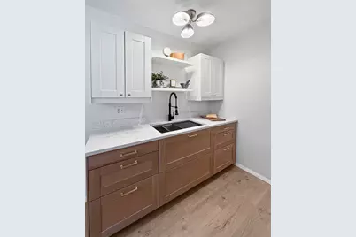 124 N Whistler Avenue #B8, Freeport, IL 61032 - Photo 11