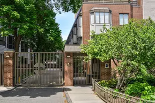 1740 N Clark St, Chicago, IL 60614 - Photo 3