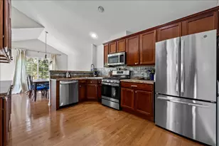 452 Churchill Dr, Elgin, IL 60124 - Photo 5