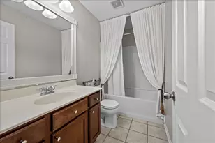 452 Churchill Dr, Elgin, IL 60124 - Photo 9