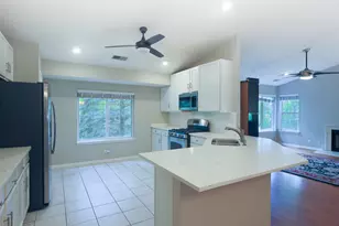 2436 Madiera Ln, Buffalo Grove, IL 60089 - Photo 7