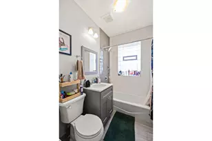 7555 N Claremont Ave, Chicago, IL 60645 - Photo 13