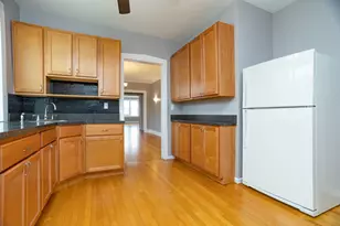 7555 N Claremont Ave, Chicago, IL 60645 - Photo 19