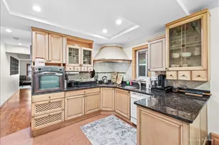 4962 N Mason Ave, Chicago, IL 60630 - Photo 3