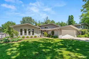 636 S Rd, Lisle, IL 60532 - Photo 3