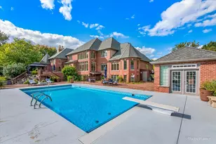 36W535 Hunters Gate Rd, Saint Charles, IL 60175 - Photo 9