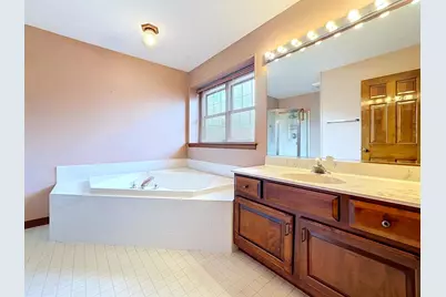 [Address not provided], Crystal Lake, IL 60014 - Photo 35