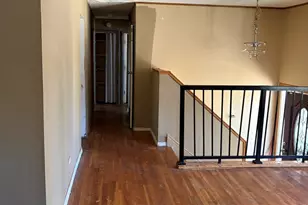 17101 Locust Dr, Hazel Crest, IL 60429 - Photo 5