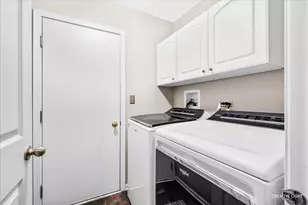 2588 Heritage Ct, Geneva, IL 60134 - Photo 9