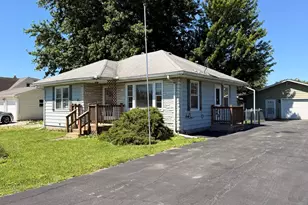811 1st St, Colona, IL 61241 - Photo 5