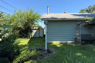 811 1st St, Colona, IL 61241 - Photo 23