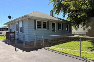 811 1st St, Colona, IL 61241 - Photo 7