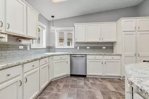 1815 Paddock Ct, Grayslake, IL 60030 - Photo 11