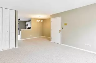 156 Dunteman Dr, Glendale Heights, IL 60139 - Photo 5