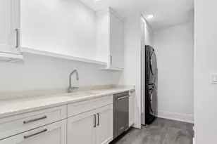 110 S Washington St, Naperville, IL 60540 - Photo 41