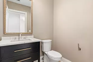 110 S Washington St, Naperville, IL 60540 - Photo 25