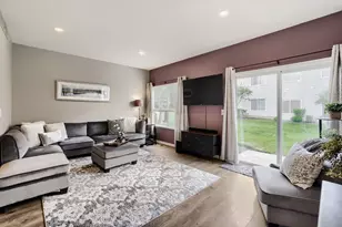 233 Nicole Dr, South Elgin, IL 60177 - Photo 9