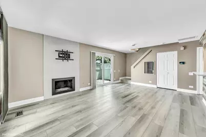 436 Yorktown Court #436, Aurora, IL 60504 - Photo 3
