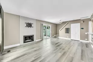 436 Yorktown Ct, Aurora, IL 60504 - Photo 3