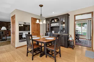6N425 Foley Ln, Saint Charles, IL 60175 - Photo 9