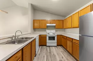 1457 McClure Rd, Aurora, IL 60505 - Photo 9